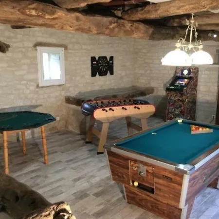 Hébergement de vacances House Les Roches Pern