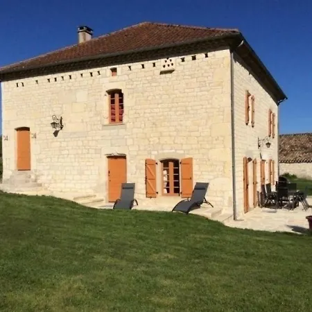 Hébergement de vacances House Les Roches Pern